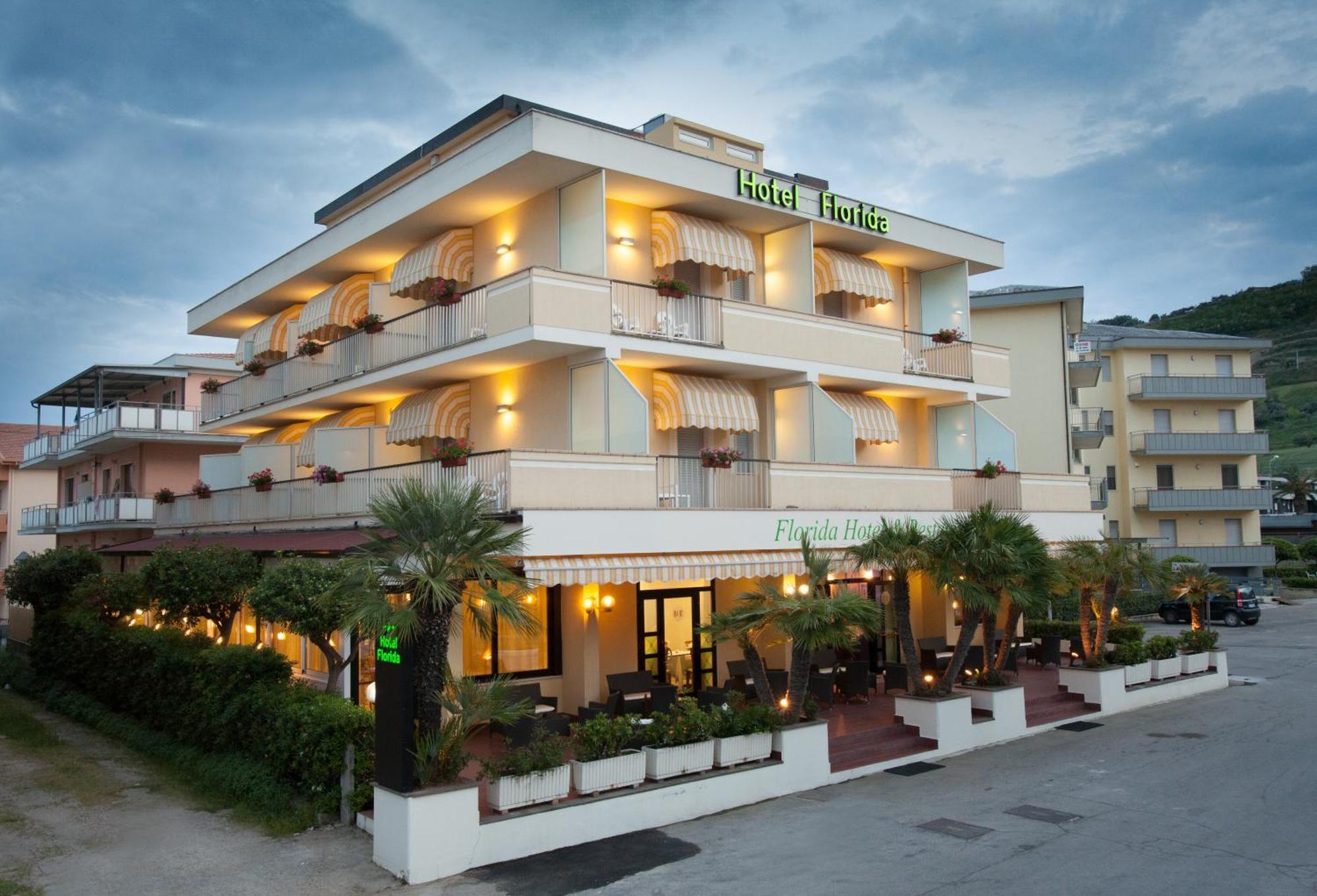 Hotel Florida Silvi Marina Esterno foto